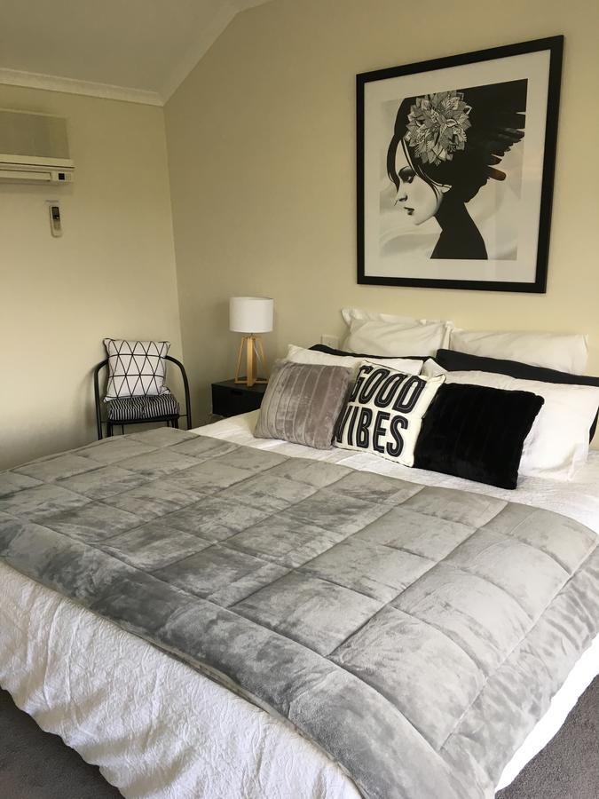 Bed and Breakfast Rosewhite House Миртлфорд Экстерьер фото